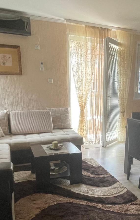 Studio Apartment For Rent In Budva Exterior photo